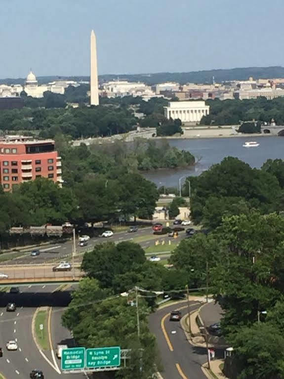 Boq Lodging In Rosslyn Washington Eksteriør bilde